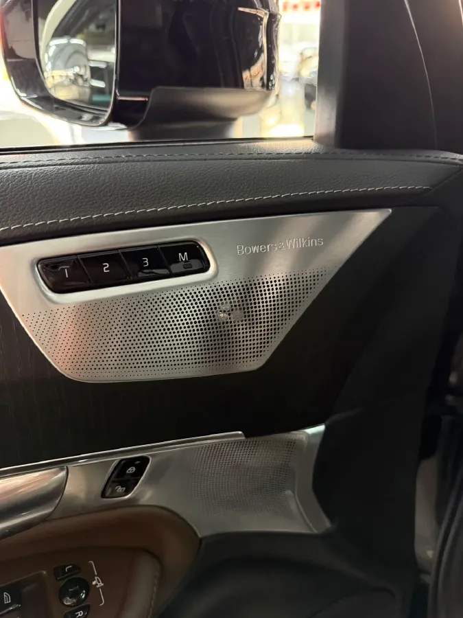 2022 Volvo XC90 2.0T 299HP L4 8AT,autocango,china used car exporter,china ev exporter,chinese used car exporter,chinese used ev exporter