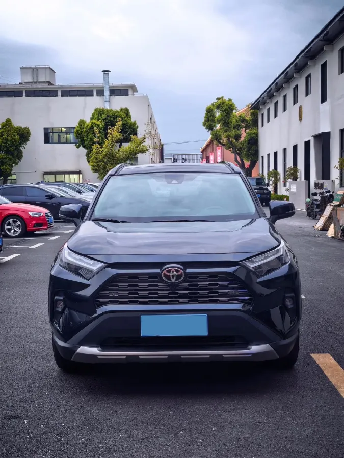 2024 Toyota RAV4 2.0L 171HP L4 CVT,autocango,china used car exporter,china ev exporter,chinese used car exporter,chinese used ev exporter