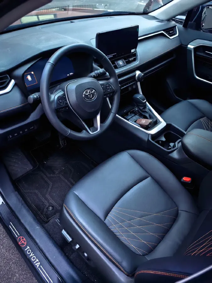 2024 Toyota RAV4 2.0L 171HP L4 CVT,autocango,china used car exporter,china ev exporter,chinese used car exporter,chinese used ev exporter