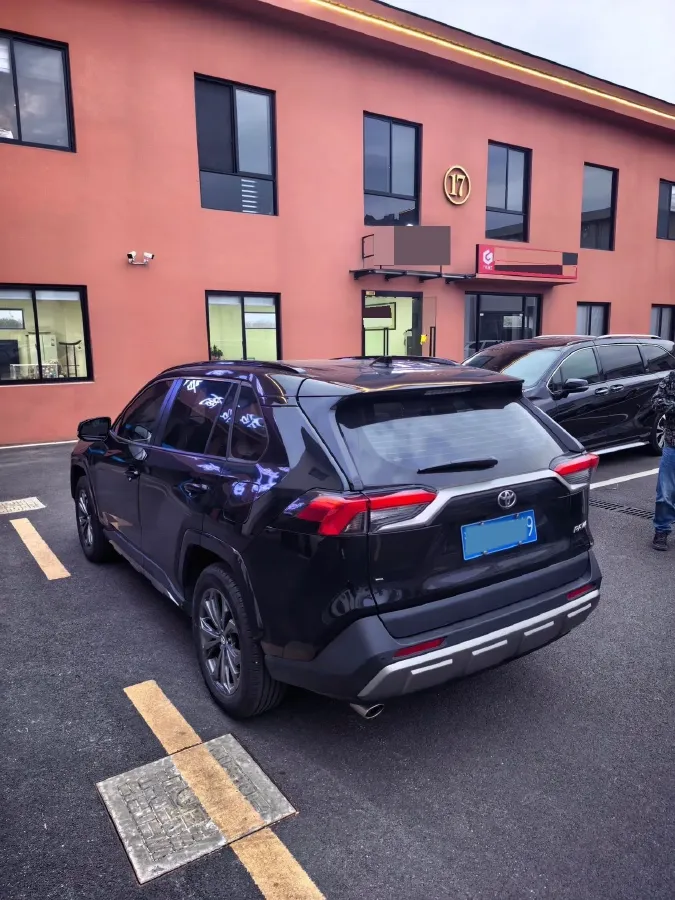 2024 Toyota RAV4 2.0L 171HP L4 CVT,autocango,china used car exporter,china ev exporter,chinese used car exporter,chinese used ev exporter