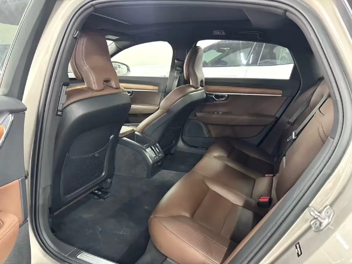 2021 Volvo S90 2.0T 250HP L4 8AT,autocango,china used car exporter,china ev exporter,chinese used car exporter,chinese used ev exporter