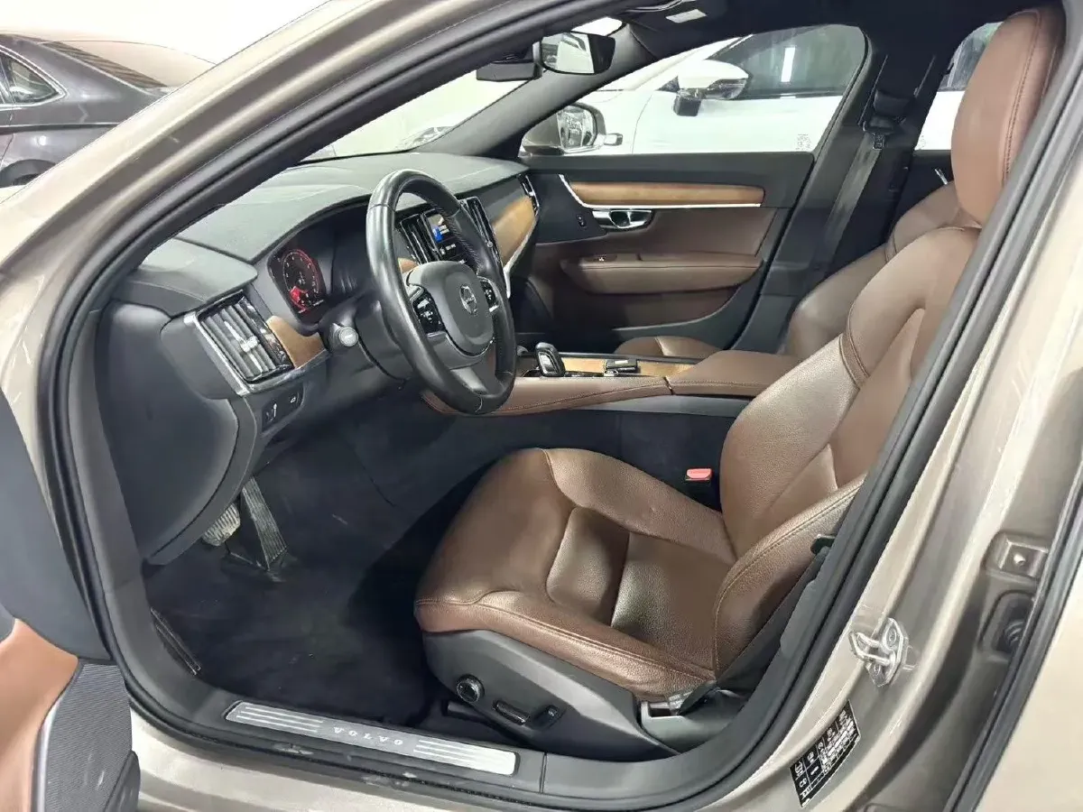 2021 Volvo S90 2.0T 250HP L4 8AT,autocango,china used car exporter,china ev exporter,chinese used car exporter,chinese used ev exporter