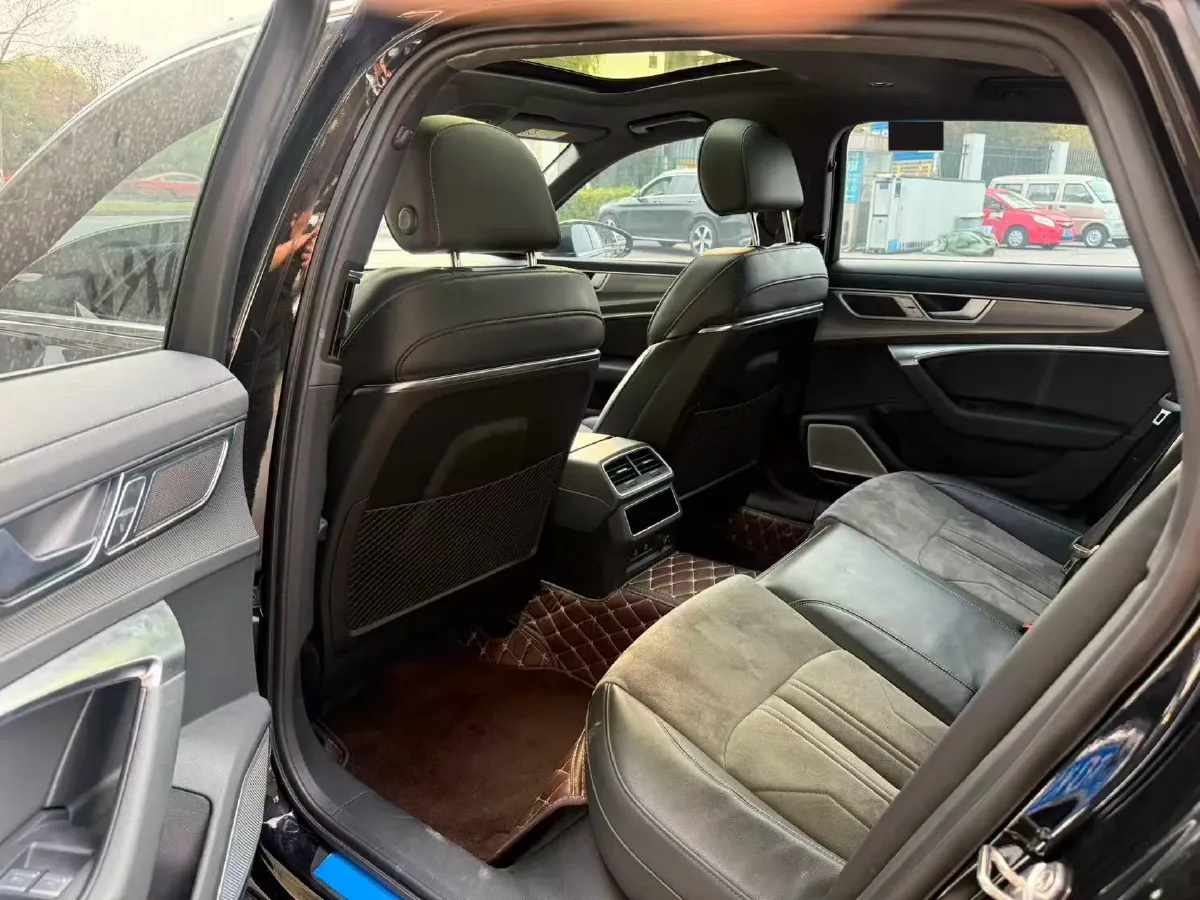 2024 Audi A6L 2.0T 245HP L4 7DCT,autocango,china used car exporter,china ev exporter,chinese used car exporter,chinese used ev exporter