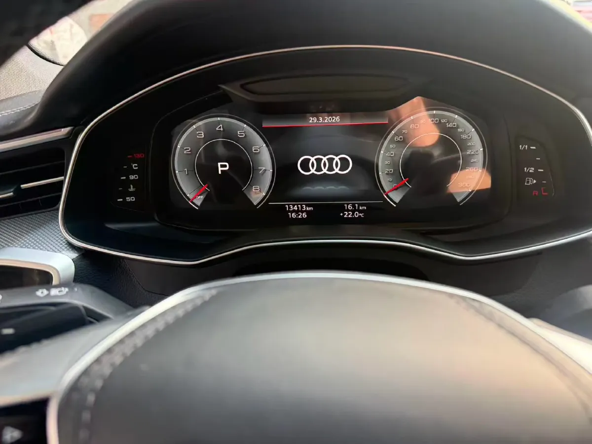 2024 Audi A6L 2.0T 245HP L4 7DCT,autocango,china used car exporter,china ev exporter,chinese used car exporter,chinese used ev exporter