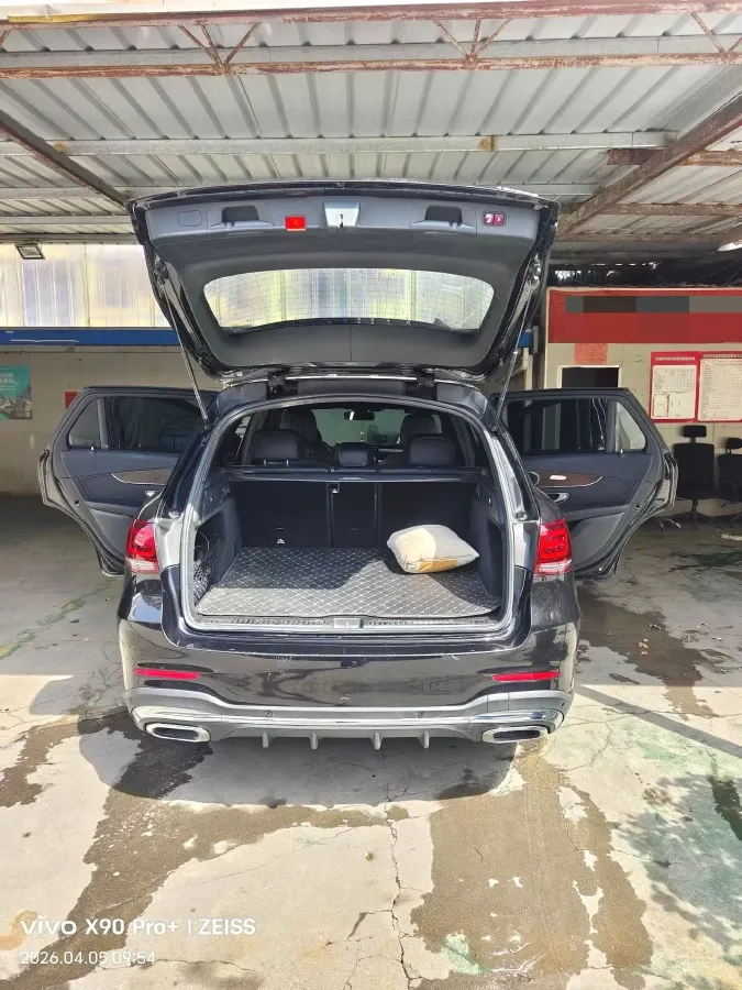 2021 Mercedes-Benz GLC Class 2.0T 197HP L4 9AT,autocango,china used car exporter,china ev exporter,chinese used car exporter,chinese used ev exporter