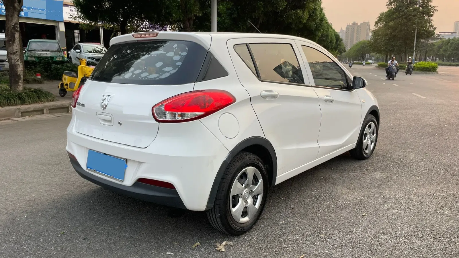 2016 BaoJun 310 1.2L 82HP L4 5MT,autocango,china used car exporter,china ev exporter,chinese used car exporter,chinese used ev exporter