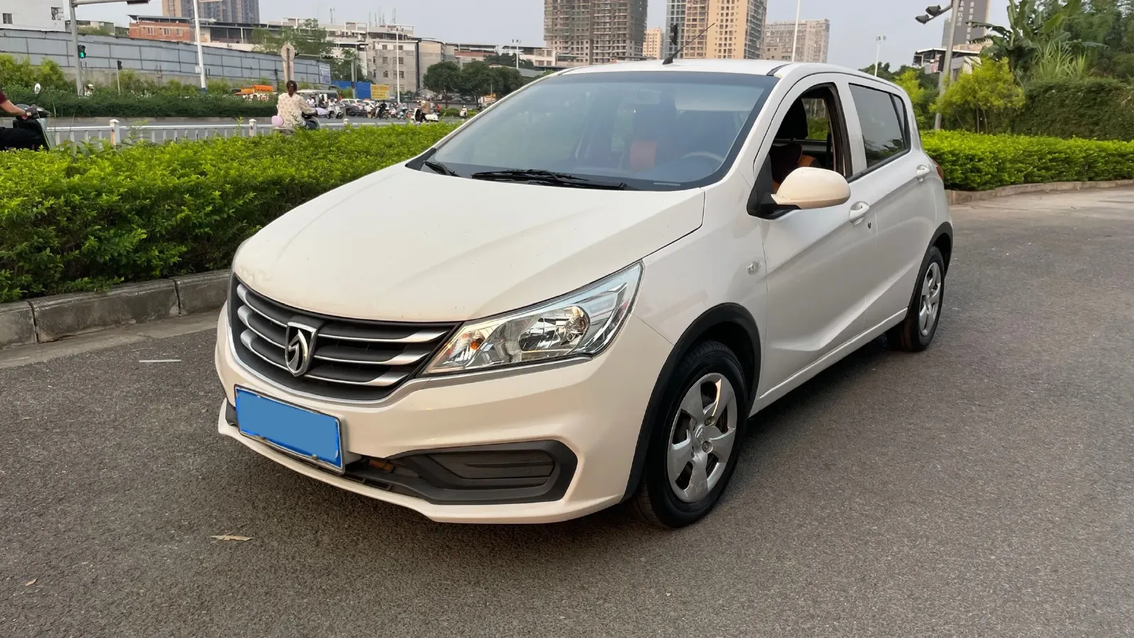 2016 BaoJun 310 1.2L 82HP L4 5MT,autocango,china used car exporter,china ev exporter,chinese used car exporter,chinese used ev exporter