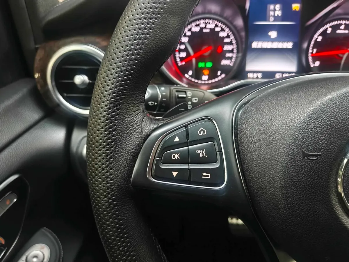 2018 Mercedes-Benz V Class 2.0T 211HP L4 7AT,autocango,china used car exporter,china ev exporter,chinese used car exporter,chinese used ev exporter