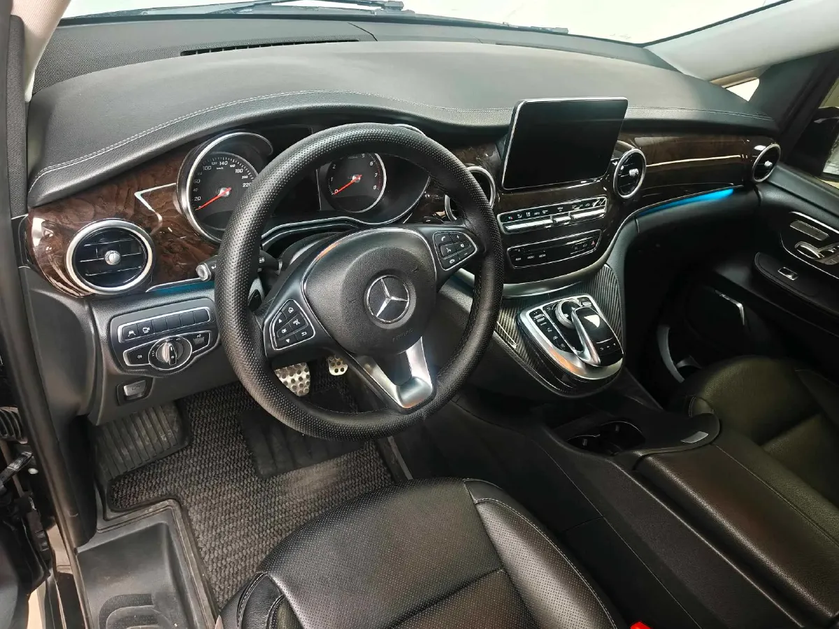 2018 Mercedes-Benz V Class 2.0T 211HP L4 7AT,autocango,china used car exporter,china ev exporter,chinese used car exporter,chinese used ev exporter