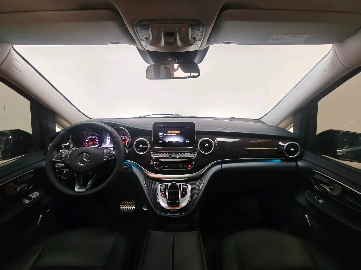 2018 Mercedes-Benz V Class 2.0T 211HP L4 7AT,autocango,china used car exporter,china ev exporter,chinese used car exporter,chinese used ev exporter