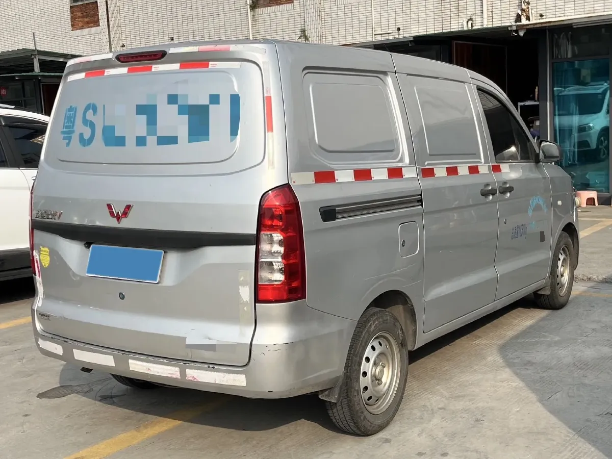 2019 WuLing HongGuang V 1.5L 99HP L4 6MT,autocango,china used car exporter,china ev exporter,chinese used car exporter,chinese used ev exporter