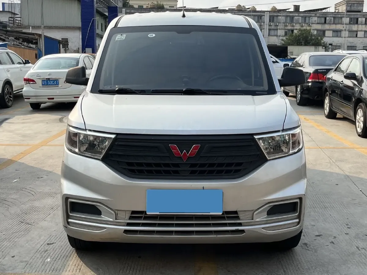 2019 WuLing HongGuang V 1.5L 99HP L4 6MT,autocango,china used car exporter,china ev exporter,chinese used car exporter,chinese used ev exporter