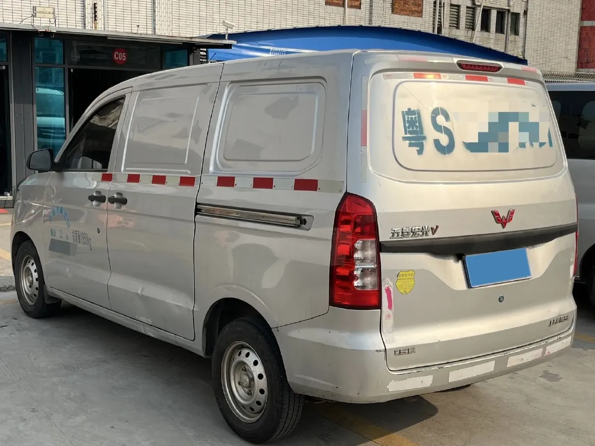 2019 WuLing HongGuang V 1.5L 99HP L4 6MT,autocango,china used car exporter,china ev exporter,chinese used car exporter,chinese used ev exporter