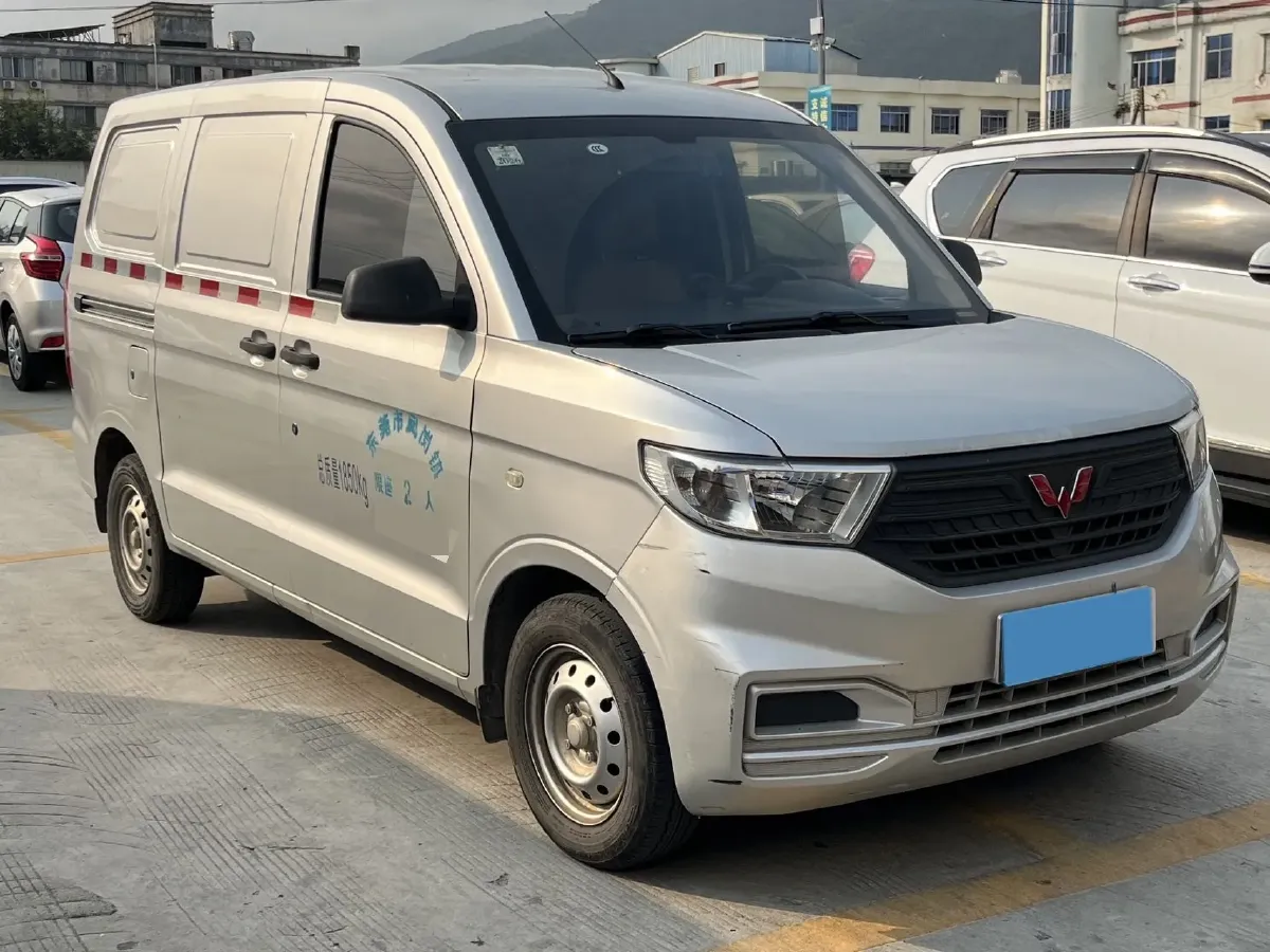 2019 WuLing HongGuang V 1.5L 99HP L4 6MT,autocango,china used car exporter,china ev exporter,chinese used car exporter,chinese used ev exporter