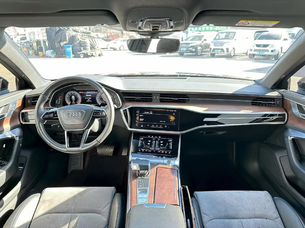 2023 Audi A6L 2.0T 245HP L4 7DCT,autocango,china used car exporter,china ev exporter,chinese used car exporter,chinese used ev exporter