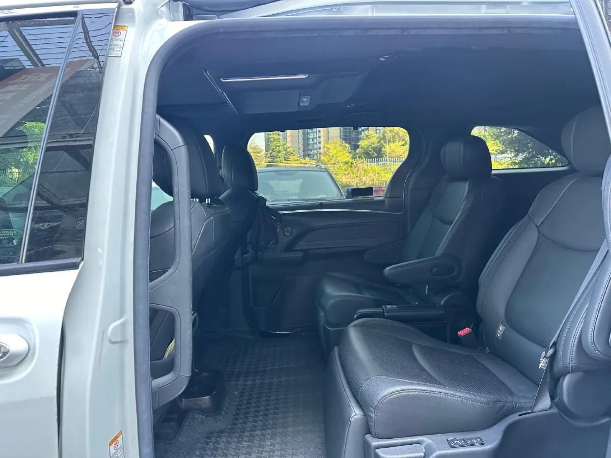 2021 Toyota Sienna 2.5L 192HP L4 E-CVT Hybrid,autocango,china used car exporter,china ev exporter,chinese used car exporter,chinese used ev exporter