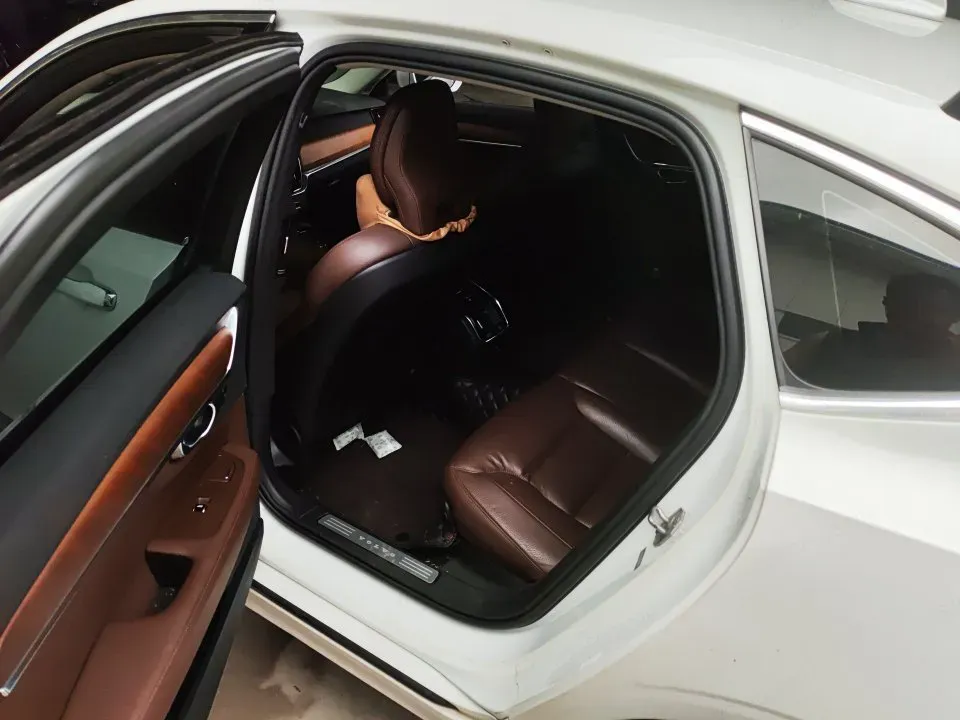 2019 Mercedes-Benz E Class 1.5T 184HP L4 9AT,autocango,china used car exporter,china ev exporter,chinese used car exporter,chinese used ev exporter