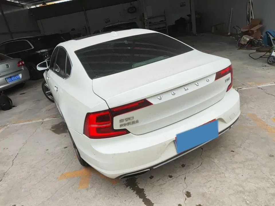 2019 Mercedes-Benz E Class 1.5T 184HP L4 9AT,autocango,china used car exporter,china ev exporter,chinese used car exporter,chinese used ev exporter