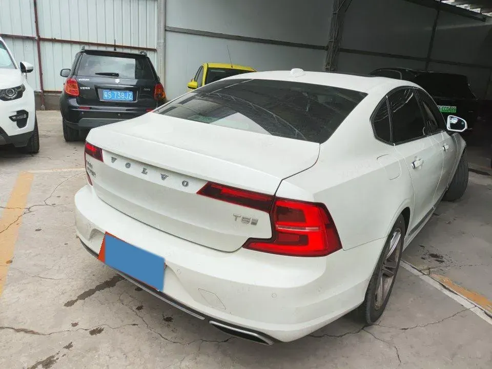 2019 Mercedes-Benz E Class 1.5T 184HP L4 9AT,autocango,china used car exporter,china ev exporter,chinese used car exporter,chinese used ev exporter