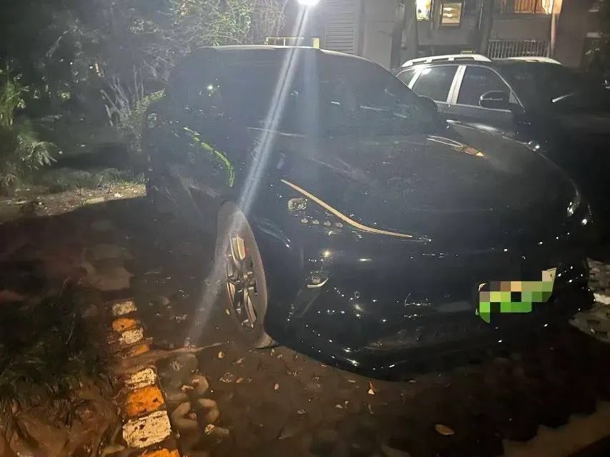 2025 IM LS6 BEV 75KWH,autocango,china used car exporter,china ev exporter,chinese used car exporter,chinese used ev exporter