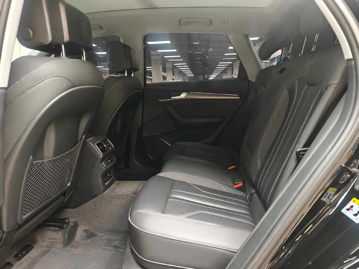 2022 Audi Q5L 2.0T 190HP L4 7DCT,autocango,china used car exporter,china ev exporter,chinese used car exporter,chinese used ev exporter