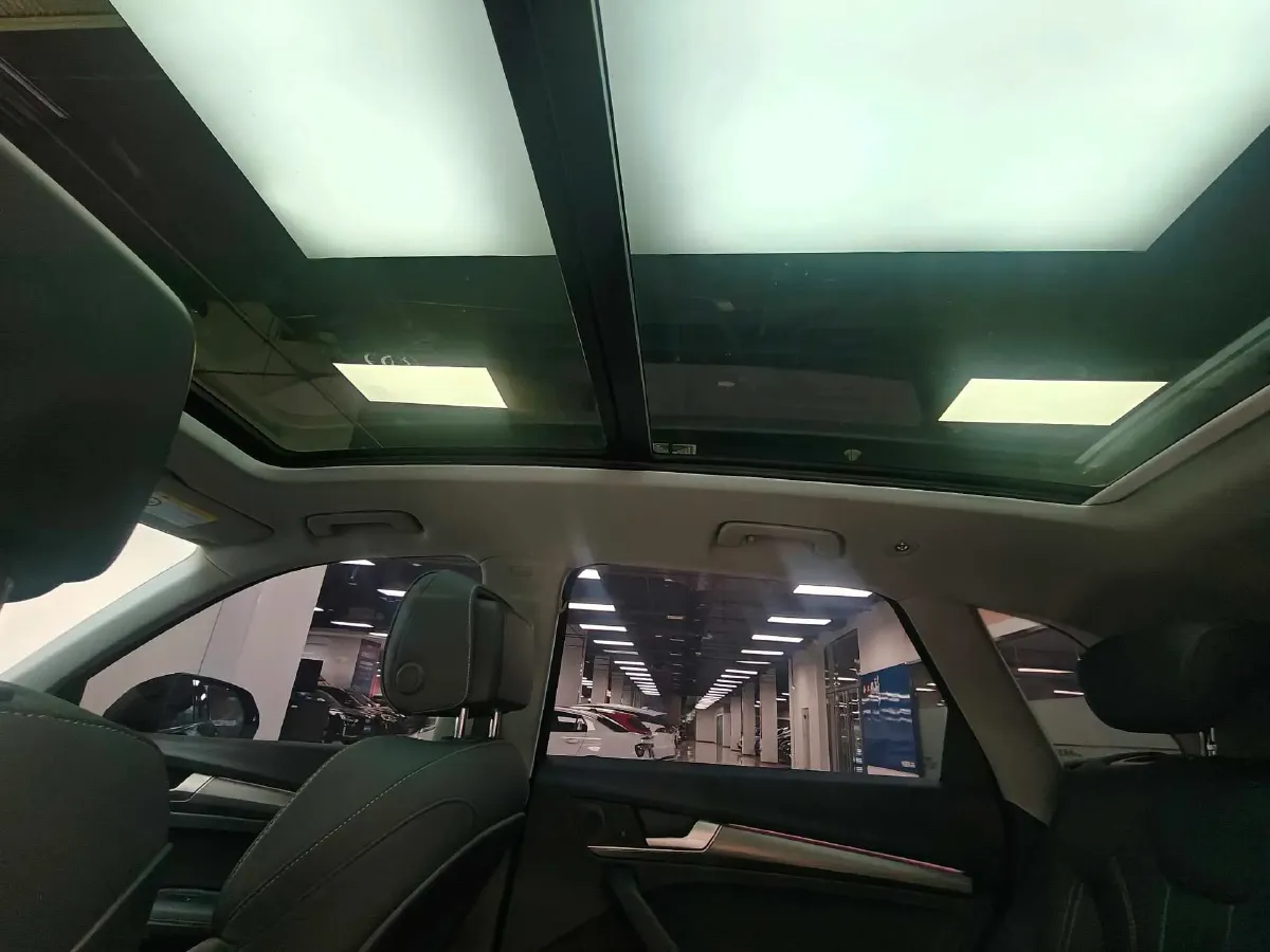 2022 Audi Q5L 2.0T 190HP L4 7DCT,autocango,china used car exporter,china ev exporter,chinese used car exporter,chinese used ev exporter