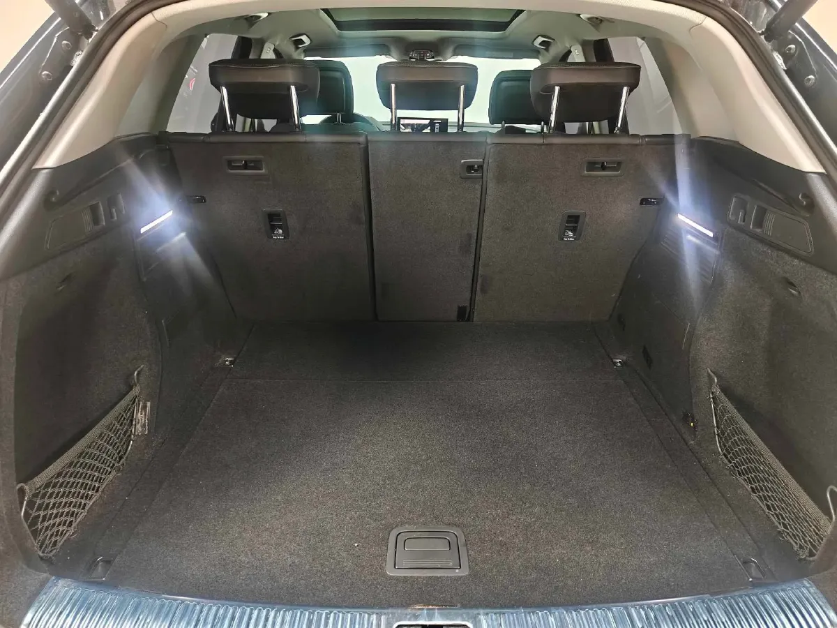 2022 Audi Q5L 2.0T 190HP L4 7DCT,autocango,china used car exporter,china ev exporter,chinese used car exporter,chinese used ev exporter