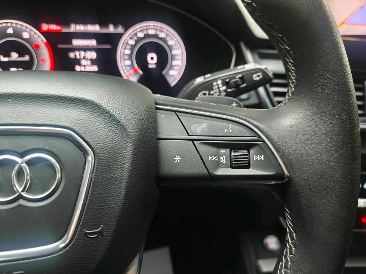 2022 Audi Q5L 2.0T 190HP L4 7DCT,autocango,china used car exporter,china ev exporter,chinese used car exporter,chinese used ev exporter