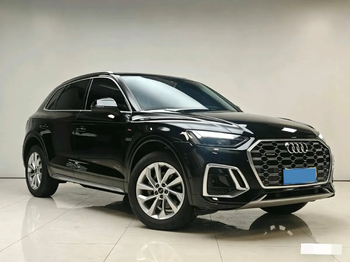 2022 Audi Q5L 2.0T 190HP L4 7DCT,autocango,china used car exporter,china ev exporter,chinese used car exporter,chinese used ev exporter
