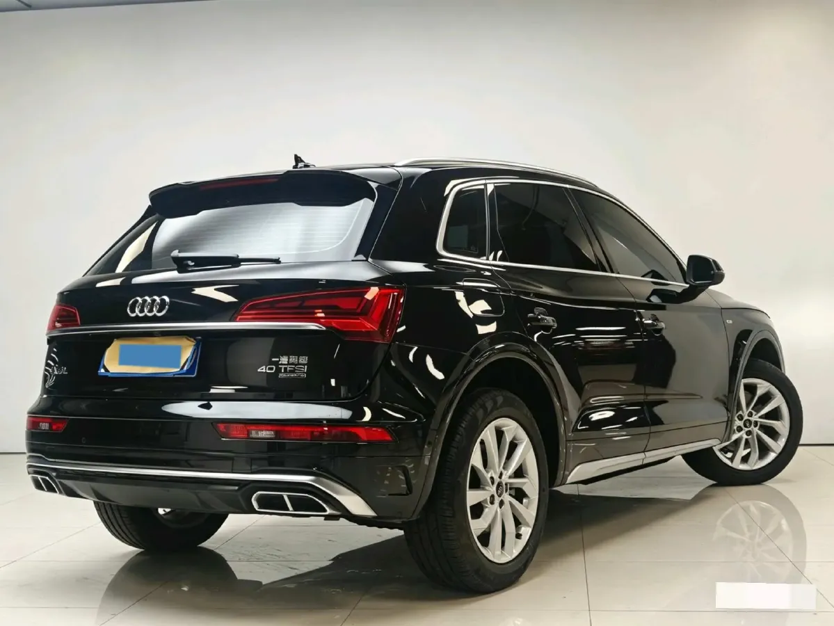 2022 Audi Q5L 2.0T 190HP L4 7DCT,autocango,china used car exporter,china ev exporter,chinese used car exporter,chinese used ev exporter