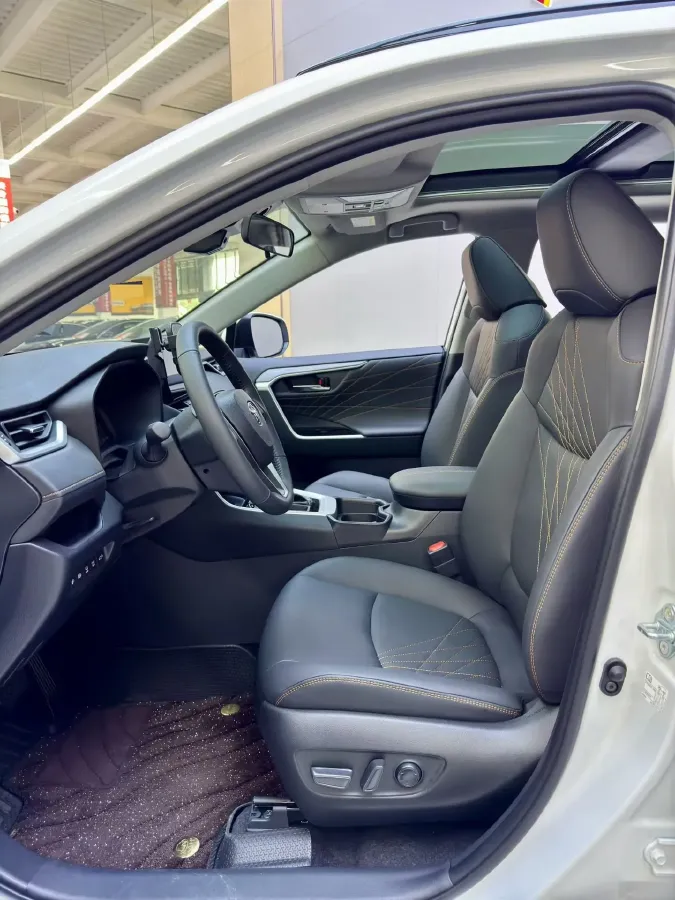 2024 Toyota RAV4 2.0L 171HP L4 CVT,autocango,china used car exporter,china ev exporter,chinese used car exporter,chinese used ev exporter