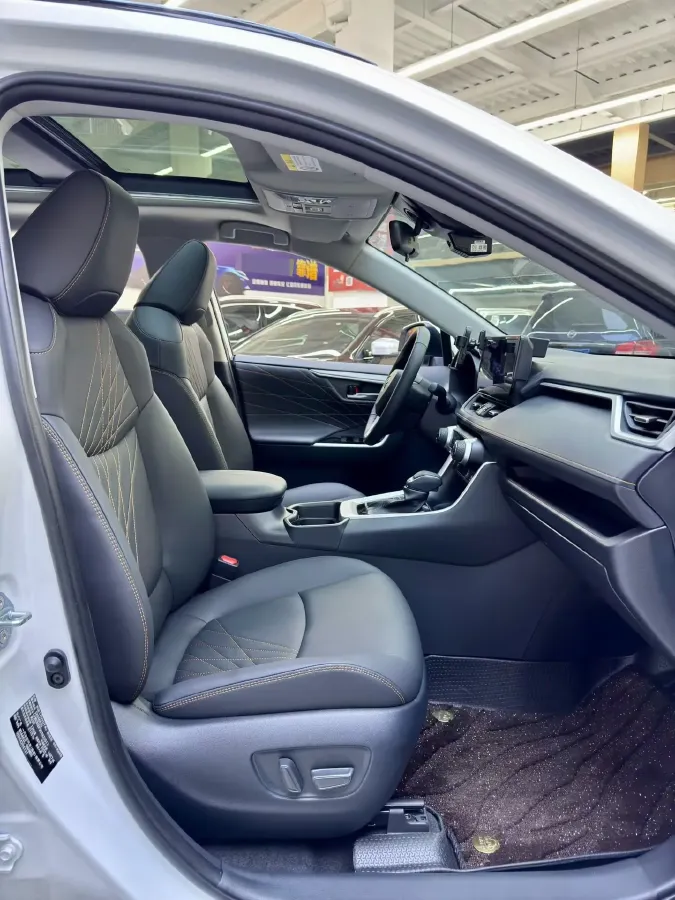 2024 Toyota RAV4 2.0L 171HP L4 CVT,autocango,china used car exporter,china ev exporter,chinese used car exporter,chinese used ev exporter