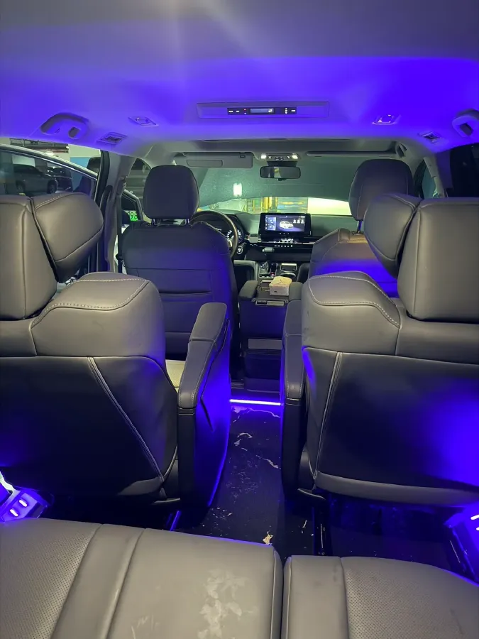 2024 Toyota Granvia 2.5L 189HP L4 E-CVT Hybrid,autocango,china used car exporter,china ev exporter,chinese used car exporter,chinese used ev exporter