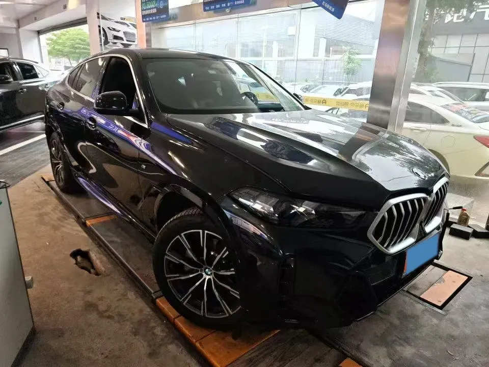 2023 BMW X6 3.0T 381HP L6 8AT,autocango,china used car exporter,china ev exporter,chinese used car exporter,chinese used ev exporter