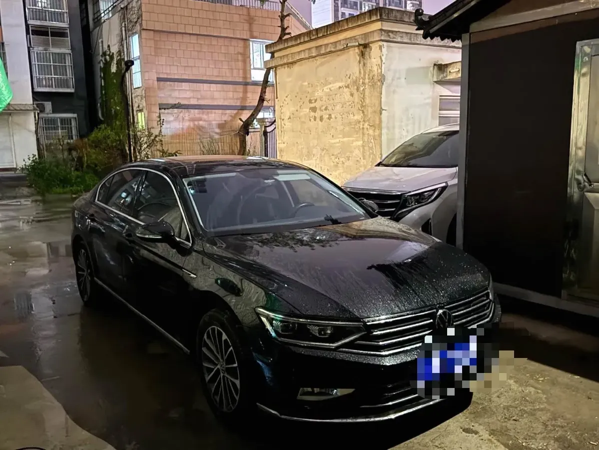 2020 Volkswagen Magotan 2.0T 186HP L4 7DCT,autocango,china used car exporter,china ev exporter,chinese used car exporter,chinese used ev exporter