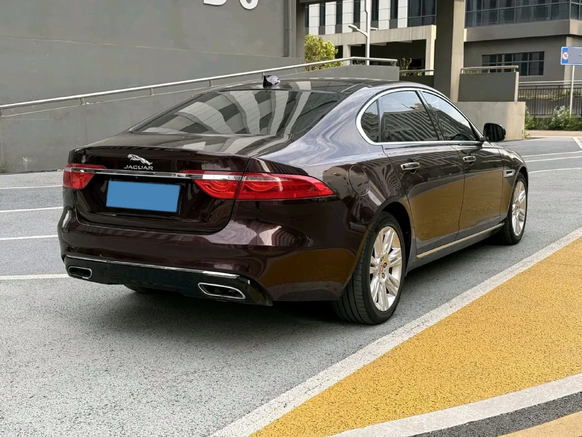 2018 Mercedes-Benz E Class 2.0T 184HP L4 9AT,autocango,china used car exporter,china ev exporter,chinese used car exporter,chinese used ev exporter