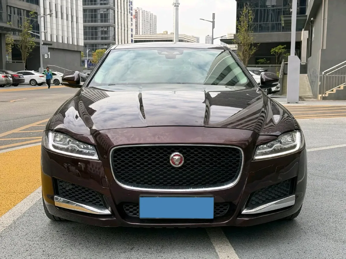 2018 Mercedes-Benz E Class 2.0T 184HP L4 9AT,autocango,china used car exporter,china ev exporter,chinese used car exporter,chinese used ev exporter