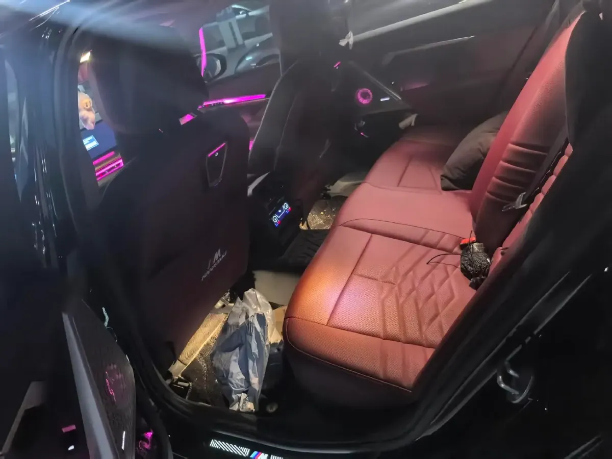 2025 BMW 5 Series 2.0T 258HP L4 8AT,autocango,china used car exporter,china ev exporter,chinese used car exporter,chinese used ev exporter