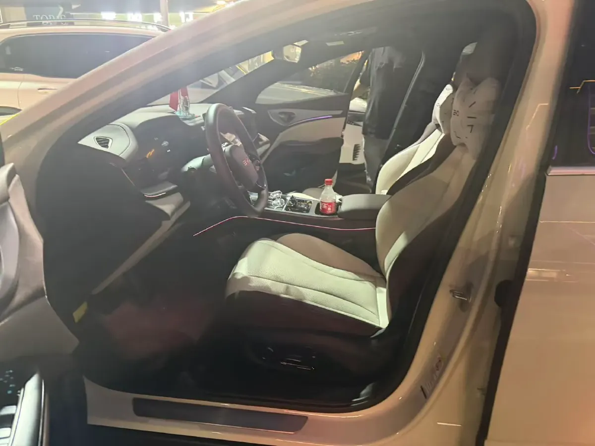 2025 BYD Seal07 DM-i 1.5L 101HP L4 E-CVT PHEV 17.6KWH,autocango,china used car exporter,china ev exporter,chinese used car exporter,chinese used ev exporter