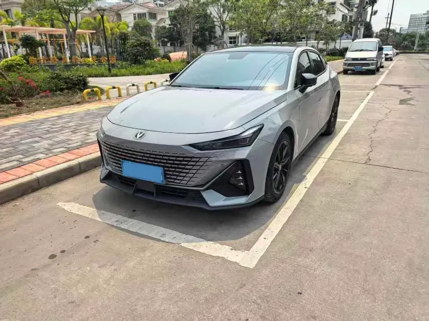 2022 ChangAn UNI-V 1.5T 188HP L4 7DCT,autocango,china used car exporter,china ev exporter,chinese used car exporter,chinese used ev exporter