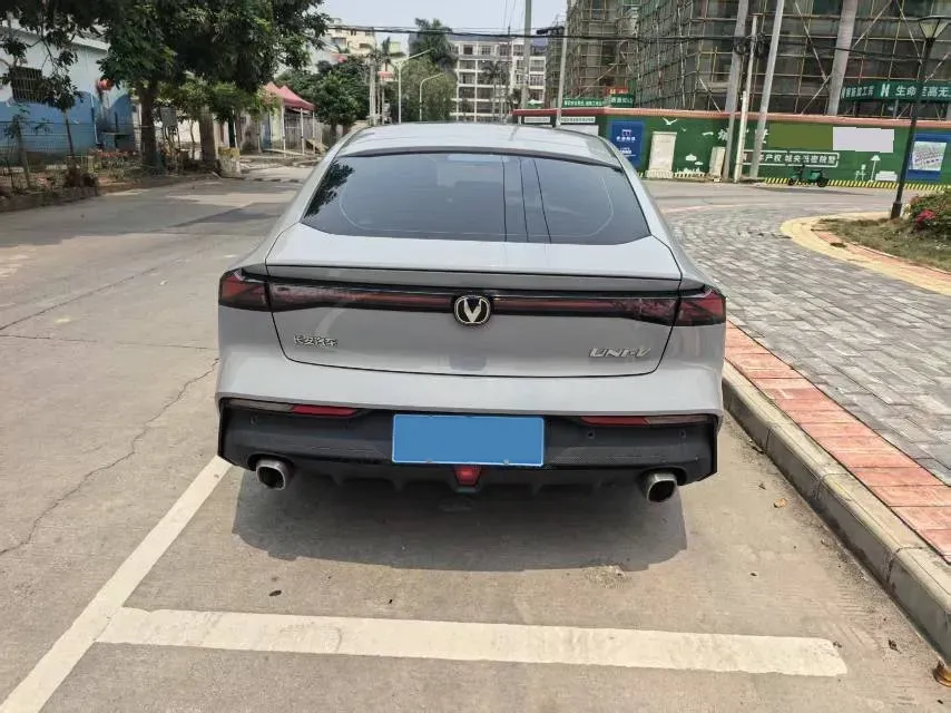 2022 ChangAn UNI-V 1.5T 188HP L4 7DCT,autocango,china used car exporter,china ev exporter,chinese used car exporter,chinese used ev exporter