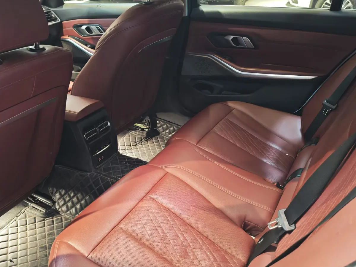 2023 BMW 3 Series 2.0T 156HP L4 8AT,autocango,china used car exporter,china ev exporter,chinese used car exporter,chinese used ev exporter