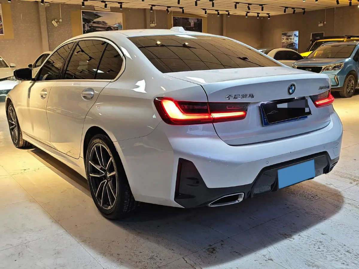 2023 BMW 3 Series 2.0T 156HP L4 8AT,autocango,china used car exporter,china ev exporter,chinese used car exporter,chinese used ev exporter