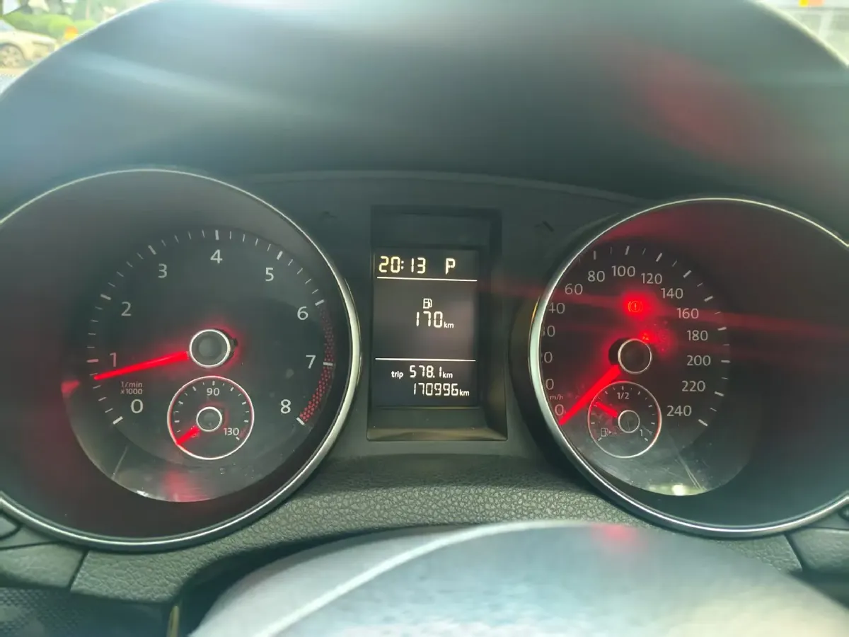 2019 HongQi H5 1.8T 180HP L4 6AT,autocango,china used car exporter,china ev exporter,chinese used car exporter,chinese used ev exporter