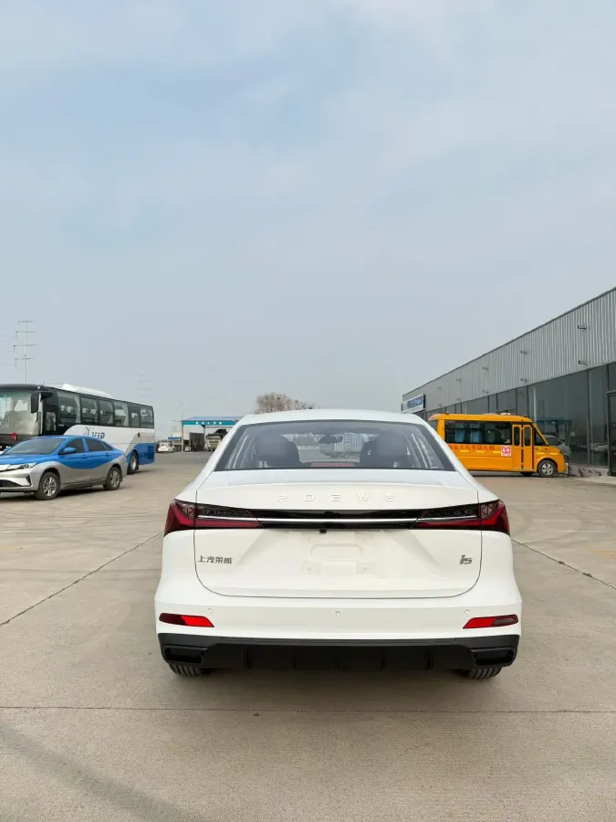 2026 Roewe i5 1.5L 129HP L4 CVT,autocango,china used car exporter,china ev exporter,chinese used car exporter,chinese used ev exporter