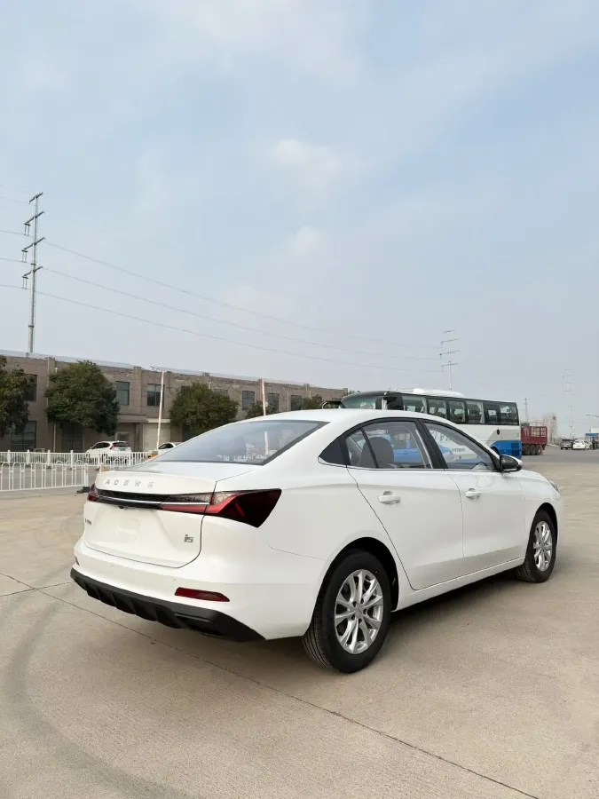 2026 Roewe i5 1.5L 129HP L4 CVT,autocango,china used car exporter,china ev exporter,chinese used car exporter,chinese used ev exporter