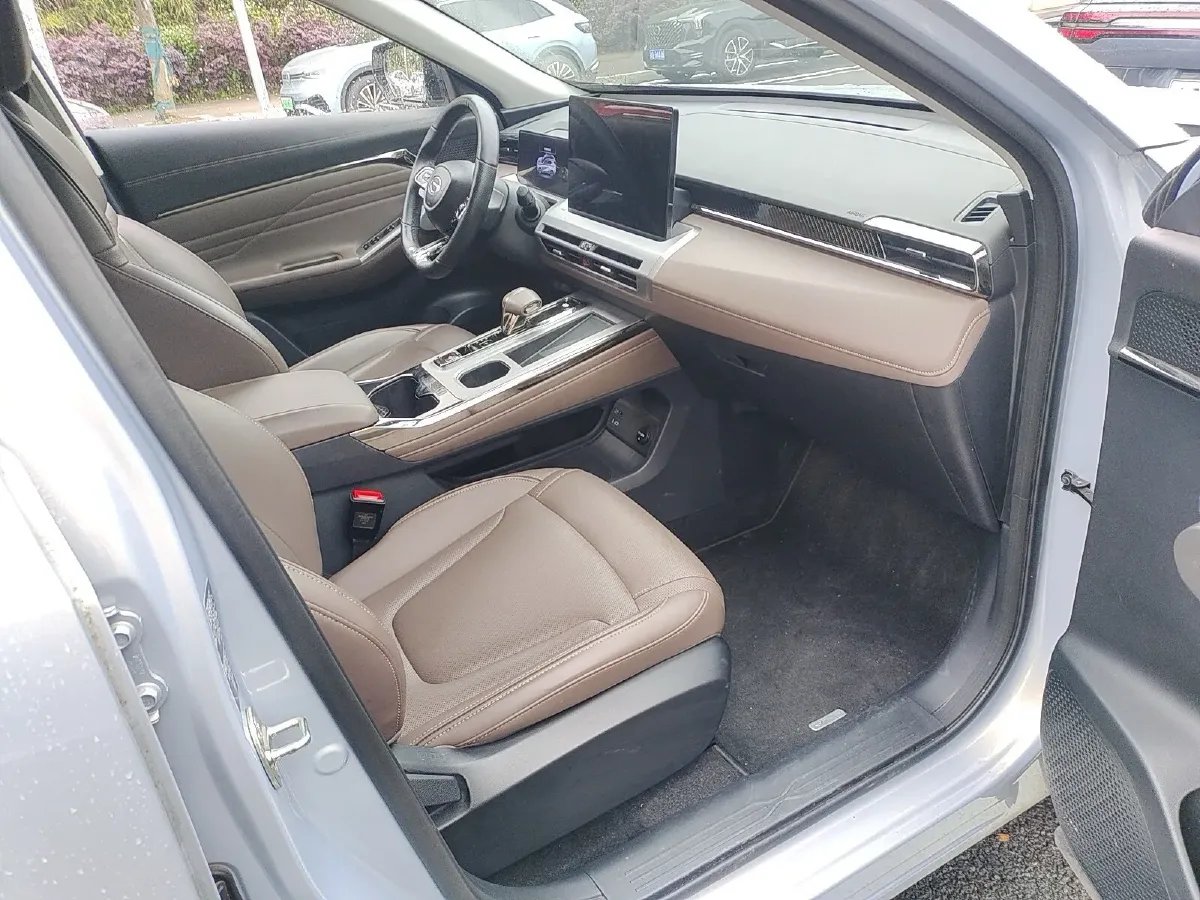 2024 GAC Trumpchi GS4 1.5T 177HP L4 7DCT,autocango,china used car exporter,china ev exporter,chinese used car exporter,chinese used ev exporter