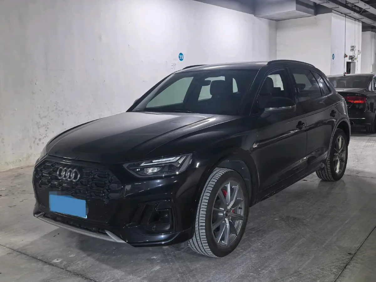 2024 Audi Q5L 2.0T 245HP L4 7DCT,autocango,china used car exporter,china ev exporter,chinese used car exporter,chinese used ev exporter