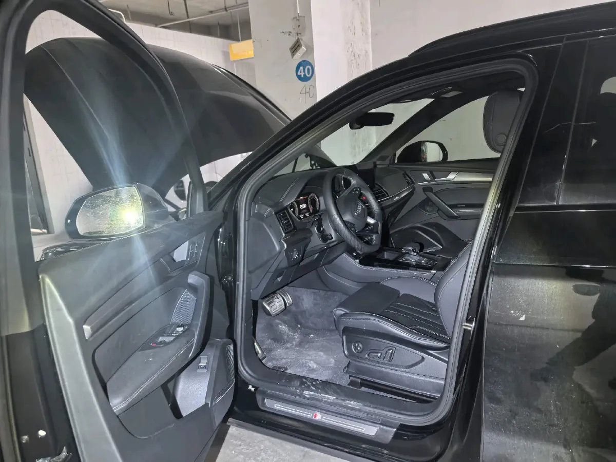 2024 Audi Q5L 2.0T 245HP L4 7DCT,autocango,china used car exporter,china ev exporter,chinese used car exporter,chinese used ev exporter