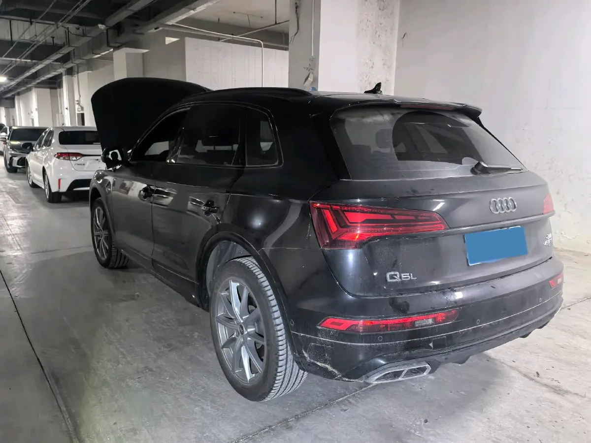 2024 Audi Q5L 2.0T 245HP L4 7DCT,autocango,china used car exporter,china ev exporter,chinese used car exporter,chinese used ev exporter